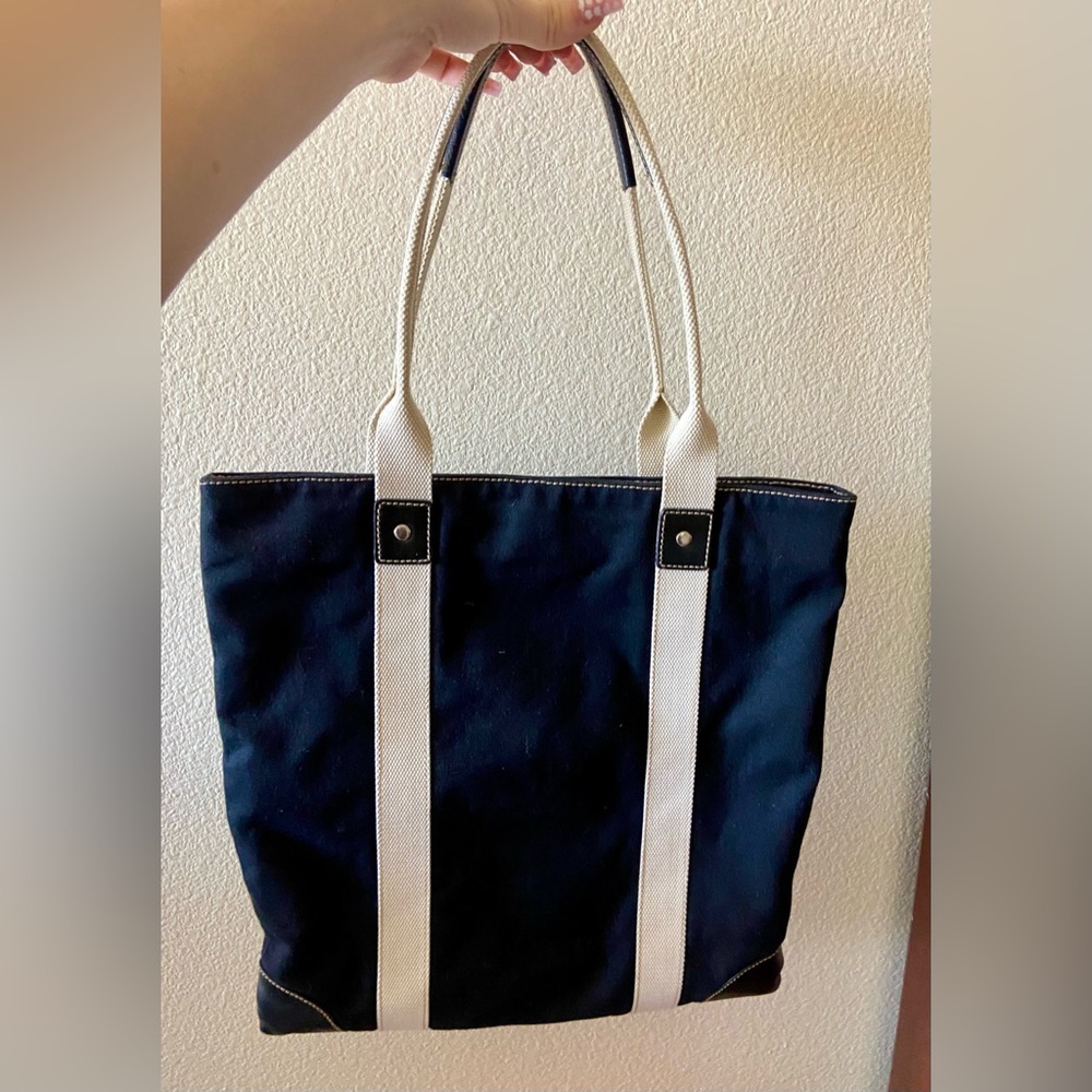 GAP Navy and Cream Tote Bag - Picture 2 of 5